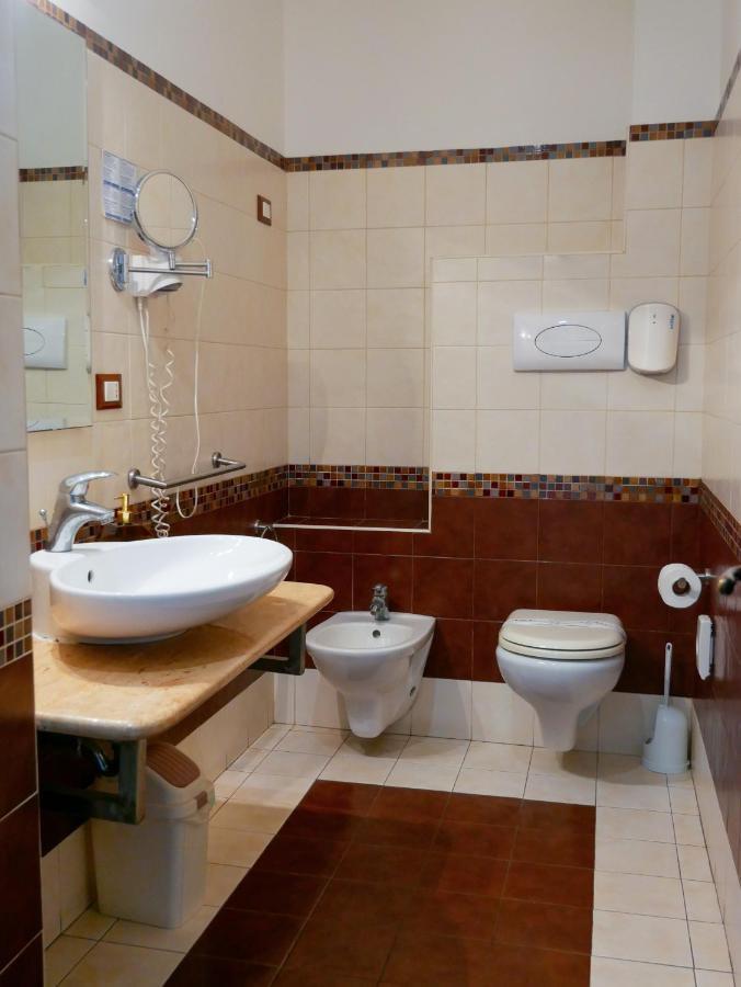 My Friend Antonia Bed & Breakfast Barcellona-Pozzo di Gotto Ngoại thất bức ảnh